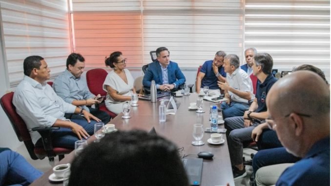 Governador Paulo Dantas recebeu o presidente do Conselho Gestor do Grupo, Ilson Mateus, na Secretaria da Fazenda