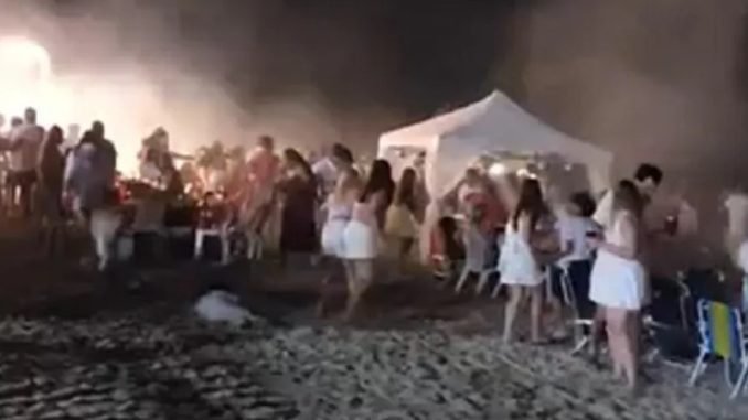 fogos de artifício em Barra Grande, em Maragogi ALgoas
