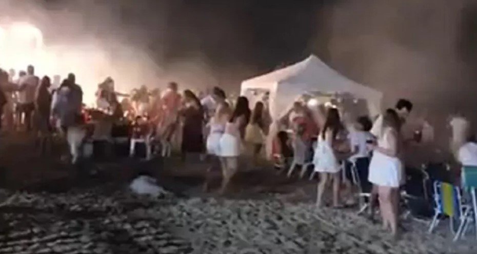 fogos de artifício em Barra Grande, em Maragogi ALgoas