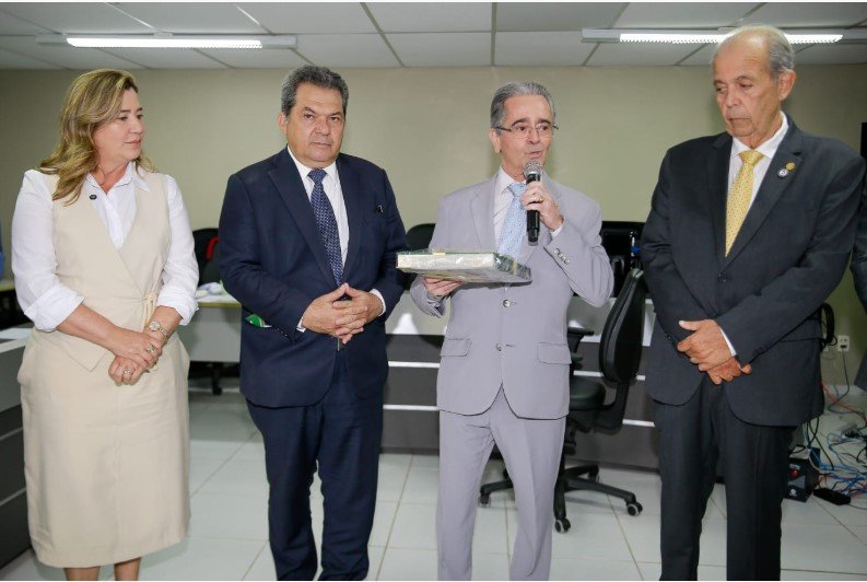 Prefeita Eronita Sposito, ministro Carlos Augusto, presidente Fábio Bittencourt e corregedor Celyrio Adamastor. - Foto: Caio Loureiro.TJAL