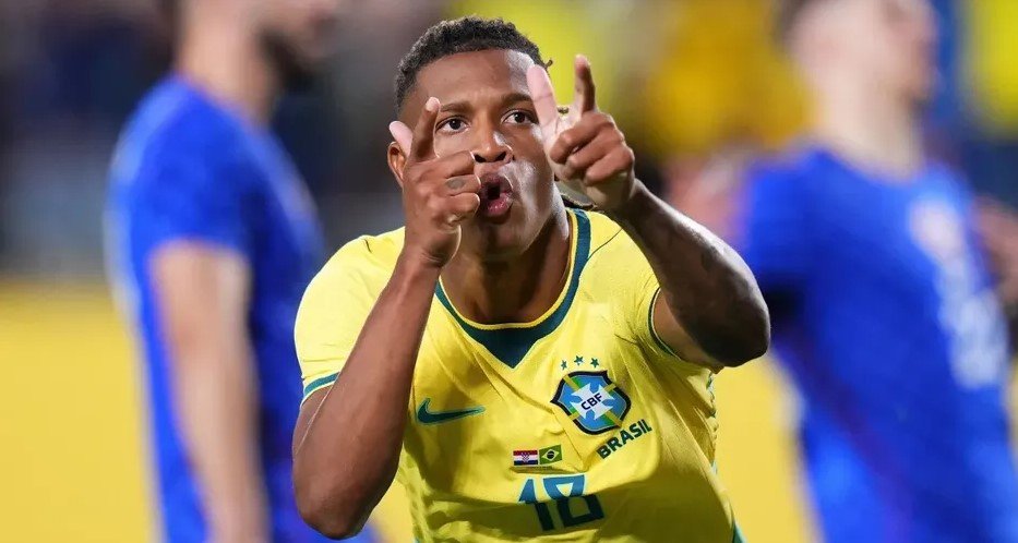 Danilo marcou o primeiro gol do Brasil — Foto: Miguel Rodríguez Carrillo/AFP
